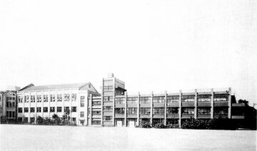 班室から見た校舎（昭和48年）