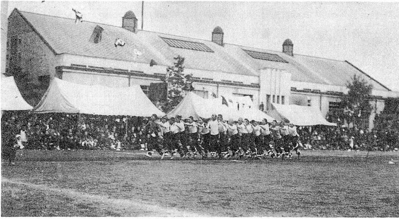 ファイル:昭和4年11月2日 運動会 60周年記念誌P14.jpg