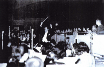 姫路時代 姫山物語（椎名鱗三氏作）ミュージカルの作曲・指揮をする秋月先生