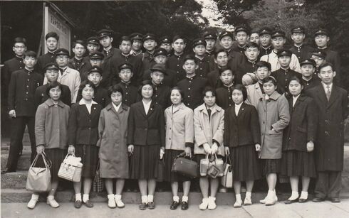 修学旅行でのクラス集合写真