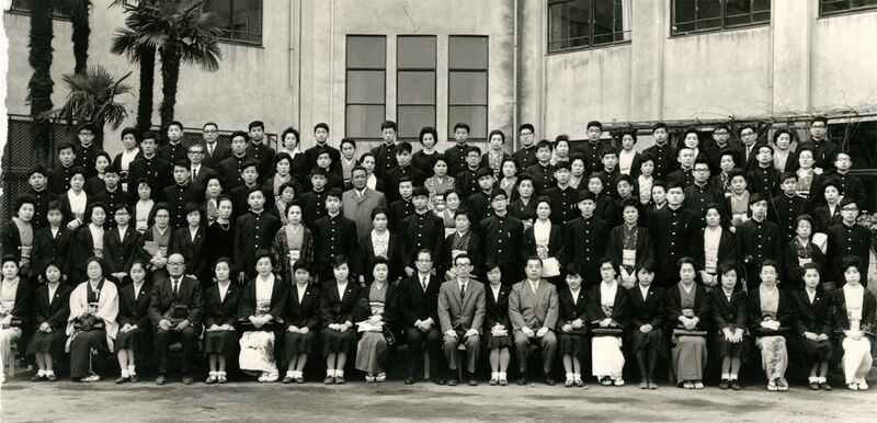 ファイル:高20 入学式のクラス写真 1Dp.jpg