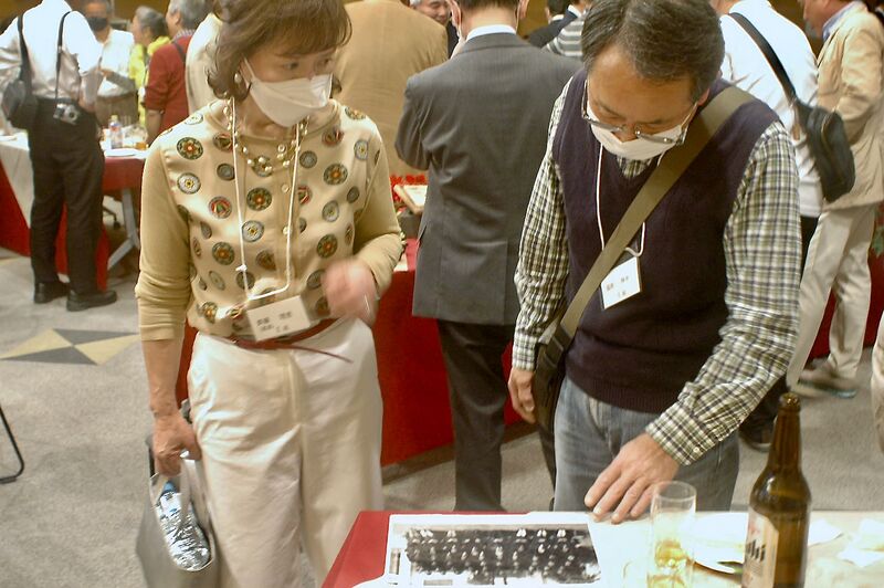 ファイル:高28回同期会2023EテーブルDSC 6340.jpeg