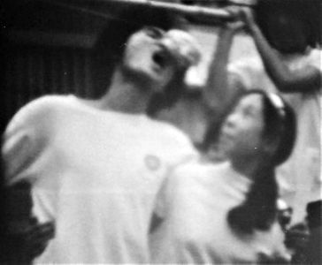 1975運動会３Eパン寺田・荒井組１着_44