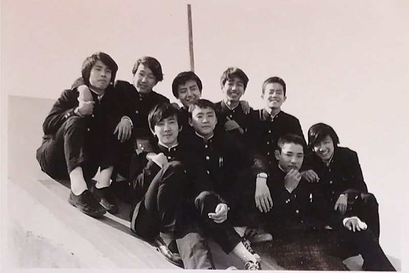 ファイル:高28回1C懐かしのスナップ 屋上にて 1.jpg