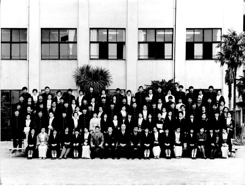 ファイル:高28回 1H 入学時父兄同伴002.jpg