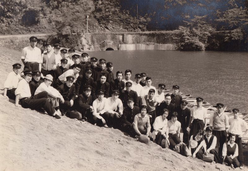 ファイル:06 1959年 3F 遠足 竹内康雄先生p.jpg