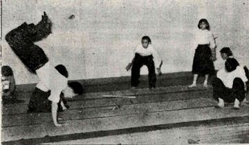 学校祭練習２B（小山台新聞24号）