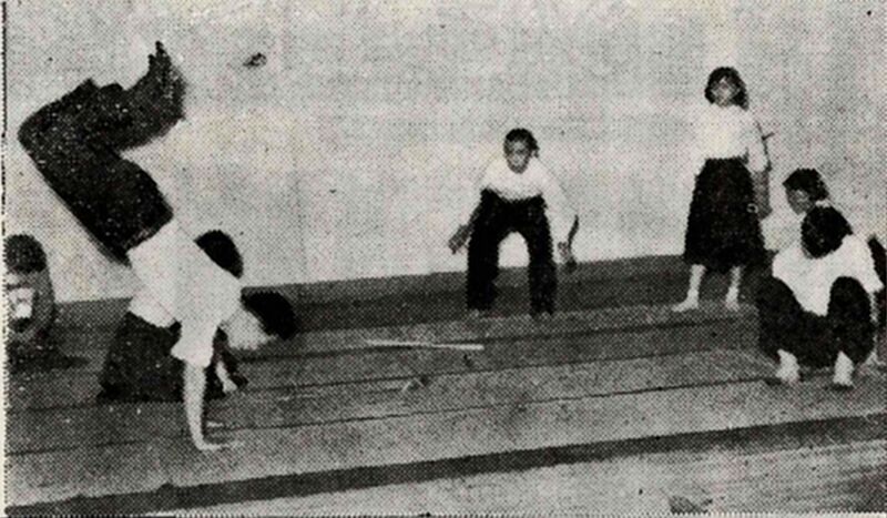 ファイル:19570924 小山台新聞24号 学校祭練習 2B異本竹取物語.jpg