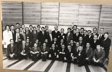 50周年記念式典職員集合写真