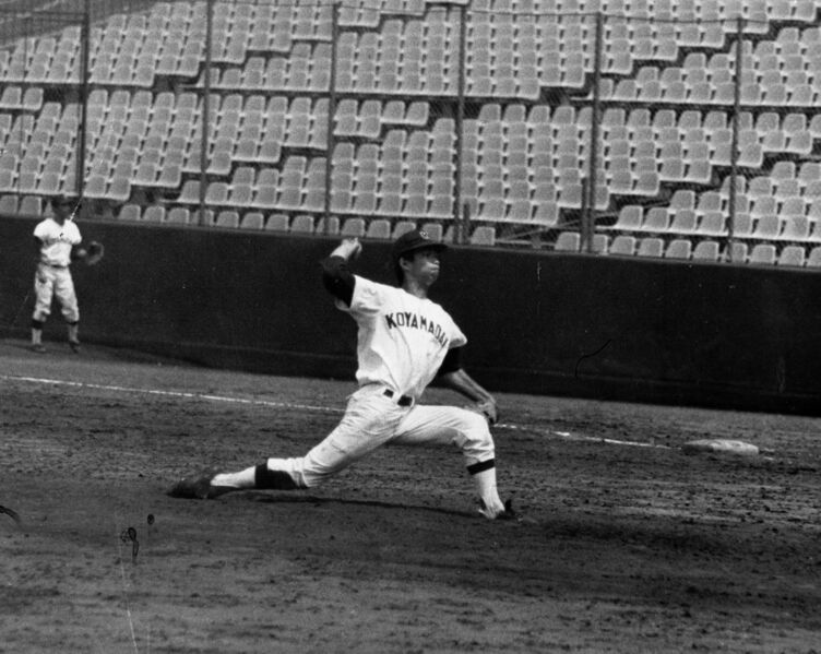 ファイル:198107 神宮球場 高34 関口信行02.jpg