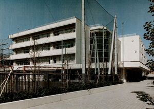 1983新香校舎 高36回生の卒業アルバムより.jpg