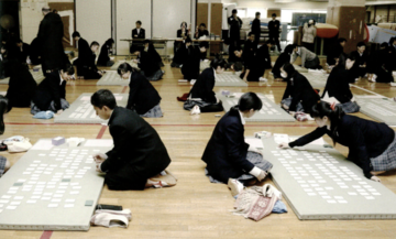 百人一首大会(高70回卒業アルバム)