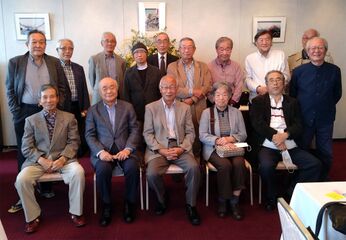 2022年10月16日クラス会。81歳を迎えるこの年15人が参加 本人後列右よりX人目