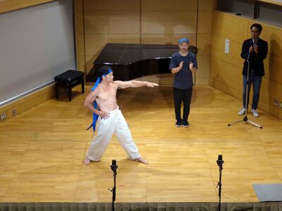 応援実演(岩崎さん)