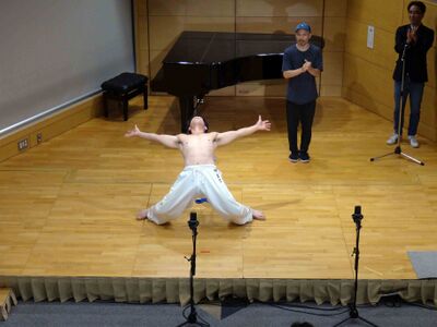 応援実演(岩崎さん)