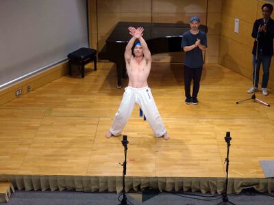 応援実演(岩崎さん)