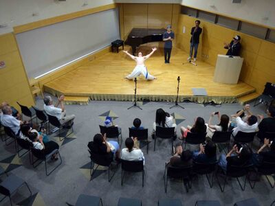 応援実演(岩崎さん)