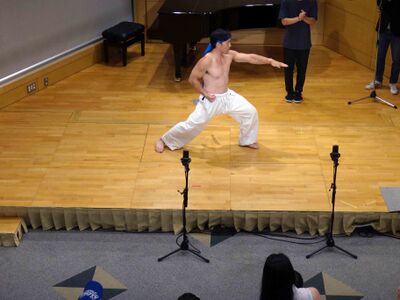 応援実演(岩崎さん)