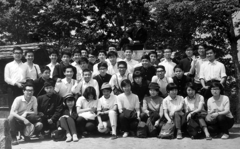 ファイル:670517 3B春の遠足 大沢.jpg